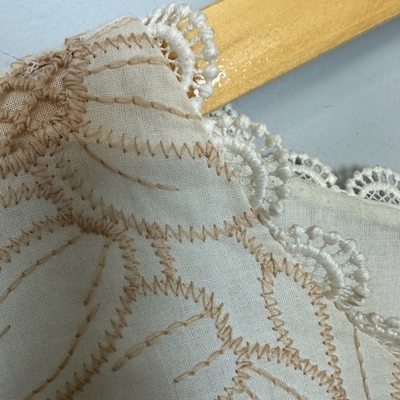 Express Embroidered Eyelet Open Back Top Sz XL - Picture 8 of 15